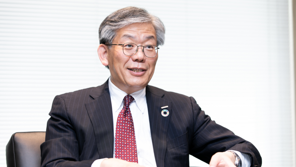 Toshihiko Iwamoto，财务管理部董事总经理，董事会成员
